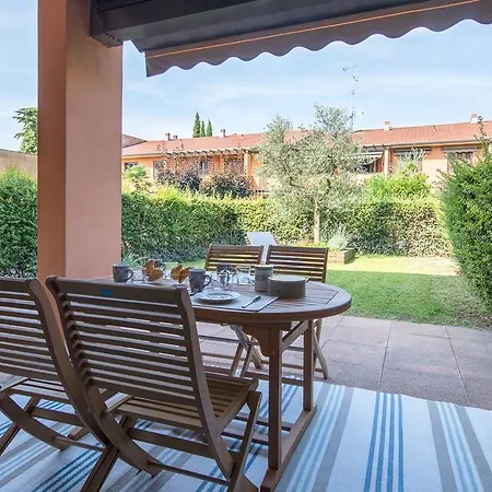 Artemisia Apartment