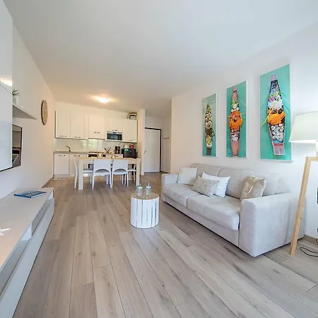 Artemisia Apartment